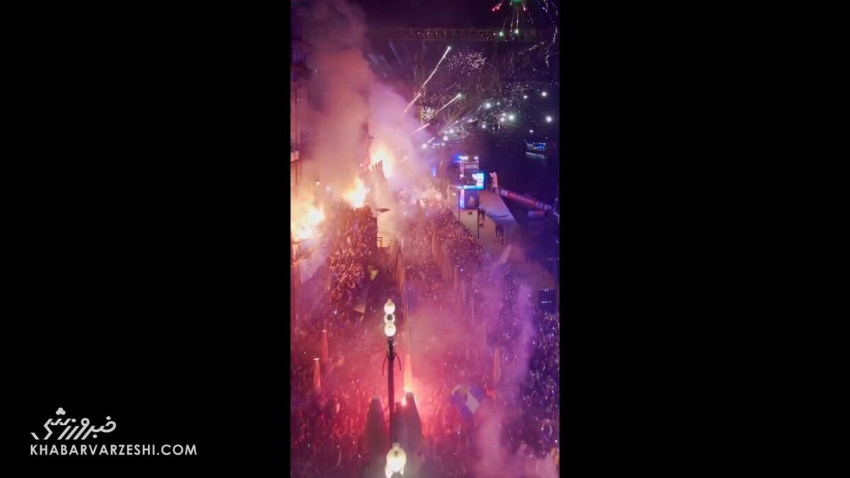 ویدیو| جشن قهرمانی و آتش‌بازی دیوانه‌وار وسط خیابان‌ها و رودخانه شهر!
