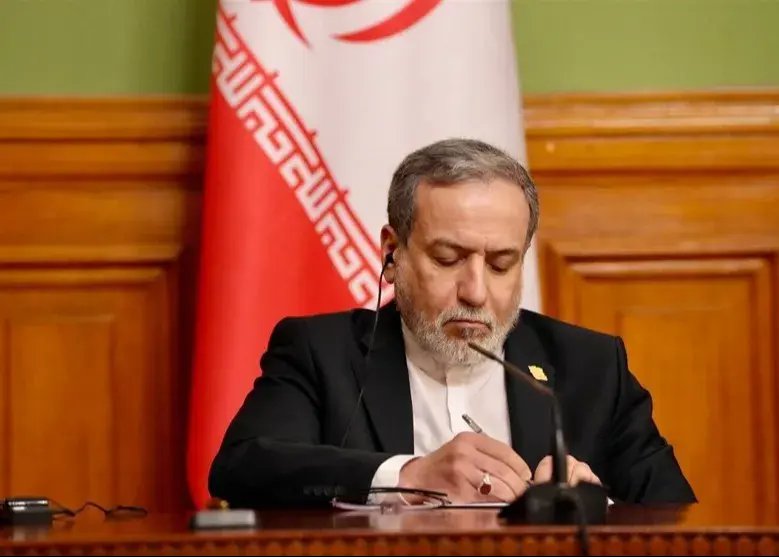 عراقچی: / قمار نتانیاهو 100 میلیارد دلار برای آمریکا هزینه داشته