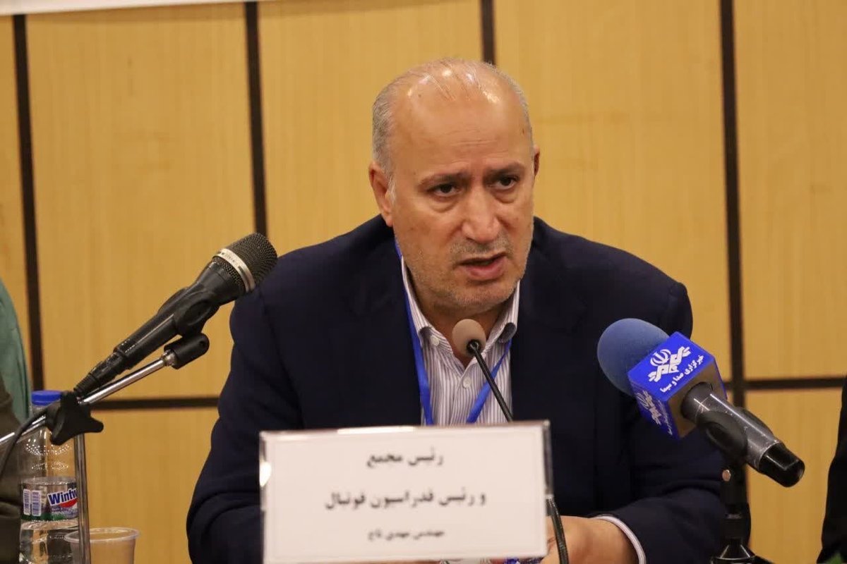 عکس | دیدار یک نماینده مجلس با مهدی تاج پیش از اعزام تیم ملی به جام جهانی