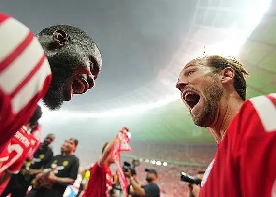 قهرمان جام حذفی به لطف هری کین/ بایرن 3-0 اشتوتگارت | دوگانه تیم درخشان کمپانی