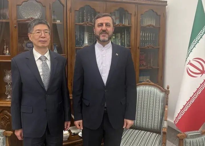 رایزنی سفیر چین در تهران با غریب آبادی