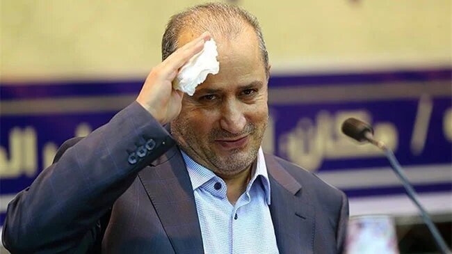 هواداران الجزایر و ترکیه پرچم ایران را بالا می‌برند!